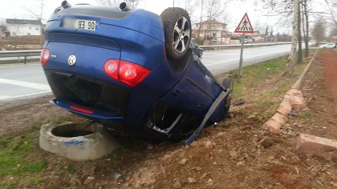 Takla atan otomobil ters döndü