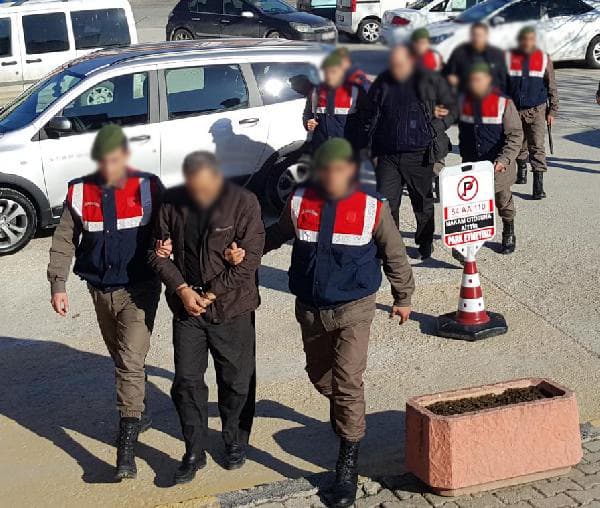 Ayva ve tavuk hırsızı baba ile oğulları yakayı ele verdi