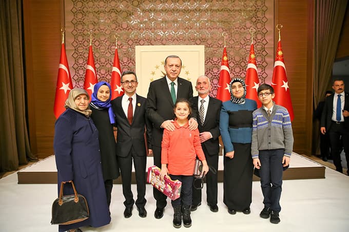  SAÜ'lü profesöre bilim ödülü