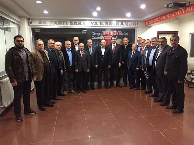 Akyazı'ya kazandırılmak istenen okullar için görüşmeler sürüyor