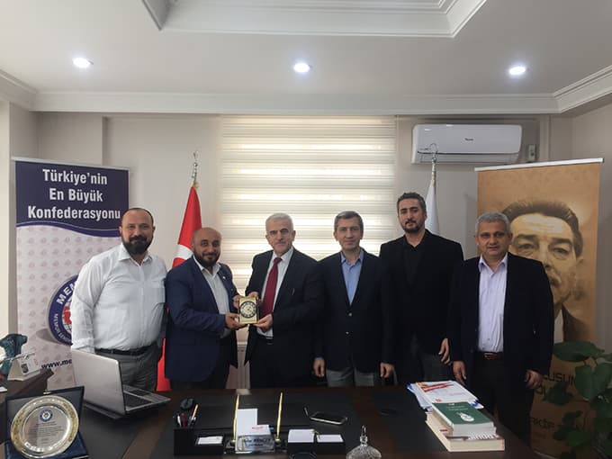 Kuntoğlu'ndan Eğitim Bir-Sen'e veda ziyareti