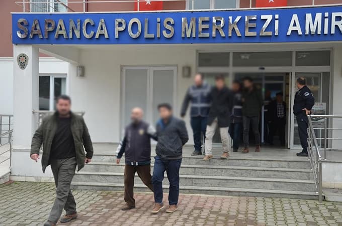 Sapanca'da 3 kişi tutuklandı