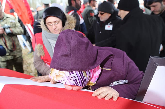 Şehidin cenazesi baba ocağında