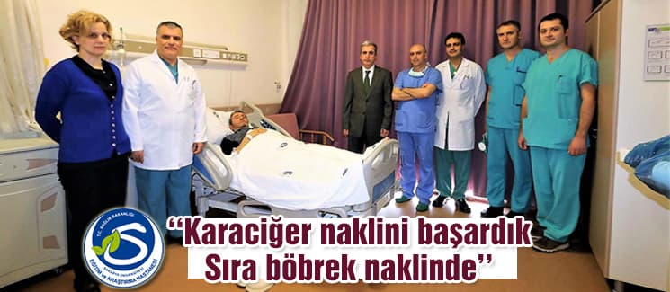 <p>&nbsp;</p><p><font face="arial,helvetica,sans-serif" size="2"><strong>Her t&uuml;rl&uuml; cerrahi m&uuml;dahaleyi yapacak d&uuml;zeydeyiz</strong><br /></font></p><p><font face="arial,helvetica,sans-serif" size="2">Organ  naklinin bir ekip işi olduğunu belirten Prof. Dr. Bostancı  &ldquo;Merkezimizin kuruluş s&uuml;recinde Genel Cerrahi Anabilim Dalı'nın yanında  iki tane bilim dalı daha kuruldu. Bunun bir tanesi Gastroenteroloji  Cerrahisi Bilim Dalı, bir diğeri Cerrahi Onkoloji Bilim Dalı. Şu anda  T&uuml;rkiye&rsquo;de her iki bilim dalının bulunduğu tek hastane Sakarya  &Uuml;niversitesi Tıp Fak&uuml;ltesi Hastanesidir. Gastroenteroloji Cerrahisi ve  Cerrahi Onkoloji Bilim Dalı olarak kendi alanlarımızda sadece T&uuml;rkiye&rsquo;de değil  d&uuml;nyada yapılabilecek her t&uuml;r ameliyatı, her t&uuml;r tekniği uygulayabilecek  d&uuml;zeydeyiz. Kanser cerrahisinde &ouml;ndeyiz. İleri laparoskopik yani kapalı  ameliyatların her t&uuml;rl&uuml;s&uuml; burada yapıldı. Karaciğer nakli de yapılınca Gastroenteroloji Cerrahisi ve Cerrahi Onkoloji  alanında her hastalığın nakil de d&acirc;hil tedavisi yapılabilir oldu&rdquo;  şeklinde konuştu.<br /></font></p><p><font face="arial,helvetica,sans-serif" size="2"><strong>Obezite Cerrahisi Merkezi kurmayı hedefliyoruz</strong><br /></font></p><p><font face="arial,helvetica,sans-serif" size="2">Merkezin,  Sakarya&rsquo;da ilk kez obezite cerrahisi uygulamalarını başlattığını  kaydeden Prof. Dr. Erdal Birol Bostancı, &ldquo;Burada obezite cerrahisi  dediğimiz tedavi ve diyet programlarıyla kilo vermeyi başaramayan, aşırı  kilolu hastaların t&uuml;p mide ameliyatı gibi cerrahi m&uuml;dahale ile  zayıflamasını sağlayan girişimleri başlattık. Ekip arkadaşımız Do&ccedil;. Dr.  Kerem &Ccedil;alışkan 14 ayda 120 tane mide ameliyatı ger&ccedil;ekleştirdi. Obezite  cerrahisi kısmını daha da geliştirip merkeze d&ouml;n&uuml;şt&uuml;rmeyi planlıyoruz.  Burada obezite hastalarının takip ve tedavi edildiği, cerrahi m&uuml;dahaleyi  olanaklı kılan, yani her y&ouml;n&uuml;yle klinik hizmet veren bir obezite  cerrahisi merkezi kurmayı hedefliyoruz. Bu projemizi de rekt&ouml;r beye  sunduk. İnşallah Sakaryamız i&ccedil;in g&uuml;zel bir hizmet olacak&rdquo; diye konuştu.<br /></font></p><p><font face="arial,helvetica,sans-serif" size="2"><strong>Organ bağışı oranı d&uuml;ş&uuml;k</strong><br /></font></p><p><font face="arial,helvetica,sans-serif" size="2">Organ  bağışının &ouml;nemine de dikkat &ccedil;eken Prof. Dr. Erdal Birol Bostancı,  T&uuml;rkiye&rsquo;de ve d&uuml;nyadaki organ bağışı oranları ile ilgili bilgiler verdi.  T&uuml;rkiye&rsquo;de organ bağışı oranının d&uuml;ş&uuml;k olduğuna dikkat &ccedil;eken Prof. Dr.  Bostancı &ldquo;&Uuml;lkemizde son yıllarda organ bağışı oranı artsa da hala  istenilen d&uuml;zeyin gerisindeyiz. &Ouml;rneğin Karaciğer nakli i&ccedil;in yılda 2 bin  200 naklin yeterli olacağı hesaplanıyor. T&uuml;rkiye&rsquo;de yıllık beyin &ouml;l&uuml;m&uuml;  sayısı 2 bin civarında. Fakat bağış oranı d&uuml;ş&uuml;k. Bağış oranı y&uuml;zde  25&rsquo;ler d&uuml;zeyinde. Yani 2 bin beyin &ouml;l&uuml;m&uuml;nde yalnızca 500 kişi bağış  yapıyor. 4 beyin &ouml;l&uuml;m&uuml;nden birini ikna edebiliyorsunuz. Organ bağışı  yeterli olmadığı i&ccedil;in canlıdan karaciğer nakli &uuml;lkemizde d&uuml;nyaya g&ouml;re  daha y&uuml;ksek oluyor. Canlı vericiden organ nakli riski y&uuml;ksektir, bu  neden &ccedil;ok arzu edilen bir nakil t&uuml;r&uuml; değildir. Tercih edilen beyin &ouml;l&uuml;m&uuml;  ger&ccedil;ekleşmiş kişilerden nakil yapılmasıdır&rdquo; ifadelerini kullandı.<br /></font></p><p><font face="arial,helvetica,sans-serif" size="2">&Uuml;lkemizde  organ bağışı oranının d&uuml;ş&uuml;k olmasındaki en &ouml;nemli fakt&ouml;rlerden birinin  beyin &ouml;l&uuml;m&uuml; kavramının yeterince anlaşılmamış olması olduğunu belirten  Prof. Dr. Bostancı &ldquo;&Uuml;lkemizde beyin &ouml;l&uuml;m&uuml; komayla karıştırılıyor. Bu da  duygusal a&ccedil;ıdan yakınların karar vermesini zorlaştırıyor. Oysa beyin  &ouml;l&uuml;m&uuml; ile koma farklı durumlar. Komadaki bir insan hayata d&ouml;nebilir;  Oysa beyin &ouml;l&uuml;m&uuml; ger&ccedil;ekleşmiş birisinin hayat d&ouml;nme şansı yok, 3 g&uuml;n  i&ccedil;inde &ouml;l&uuml;r&rdquo; diye konuştu.<br /></font></p><font face="arial,helvetica,sans-serif" size="2">&ldquo;Organ bağışı candan cana sadakadır&rdquo; diyen Prof. Dr. Erdal Birol Bostancı, herkesi organ bağışlamaya &ccedil;ağırdı. </font>