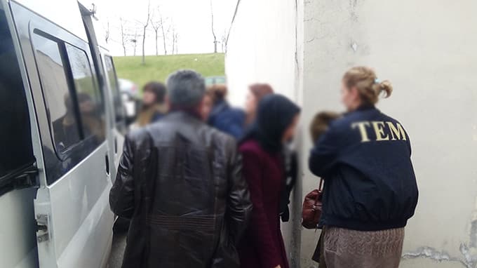 FETÖ evlerinde kalan 5 kişi adliyede