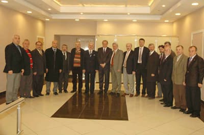 Kendisinden Rahatsız Olanları Eleştiri Yağmuruna Tuttu