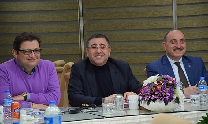 ''Sıkılmadık el bırakmayacağız''