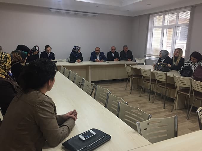 Eğitim Bir-Sen, AKP Sakarya Kadın Kolları'nı ağırladı