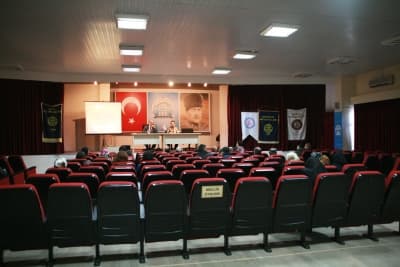 İsmi Anons Edilmeyince Toplantıyı Terk Etti