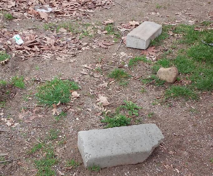 Çocuk parkı, görenleri ürkütüyor
