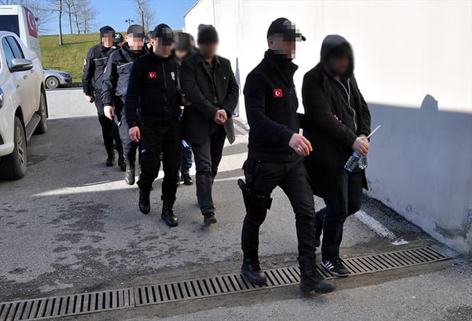 Bylock kullanan SAÜ'lü 7 akademisyen tutuklandı