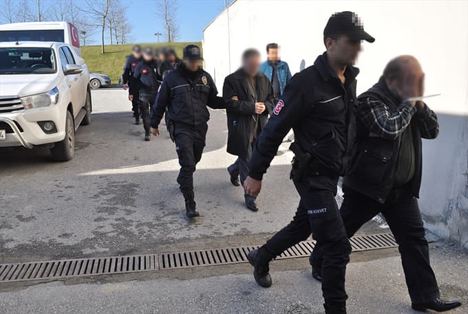 Bylock kullanan SAÜ'lü 7 akademisyen tutuklandı