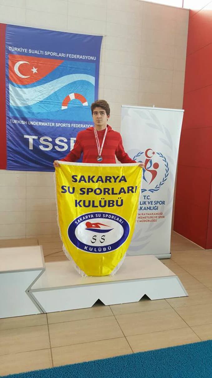 Sakaryalı genç yüzücüden bir başarı daha