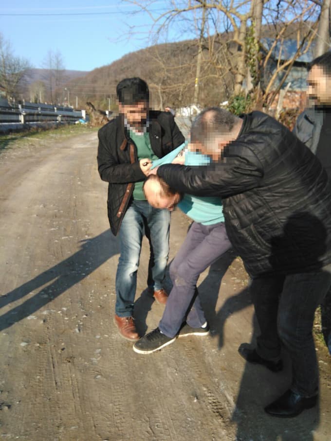 4 genç kıza cinsel saldırıda bulunan şoför yakalandı