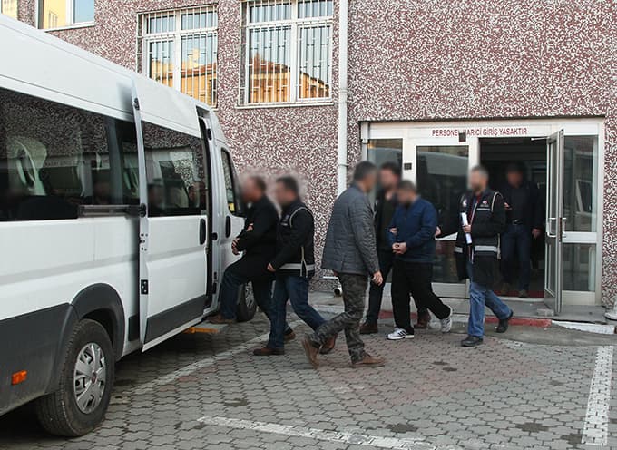 Sakarya dahil 8 ilde FETÖ operasyonu