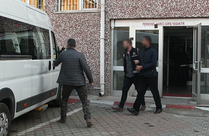 Sakarya dahil 8 ilde FETÖ operasyonu