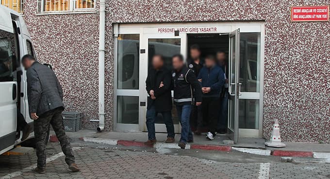 Sakarya dahil 8 ilde FETÖ operasyonu