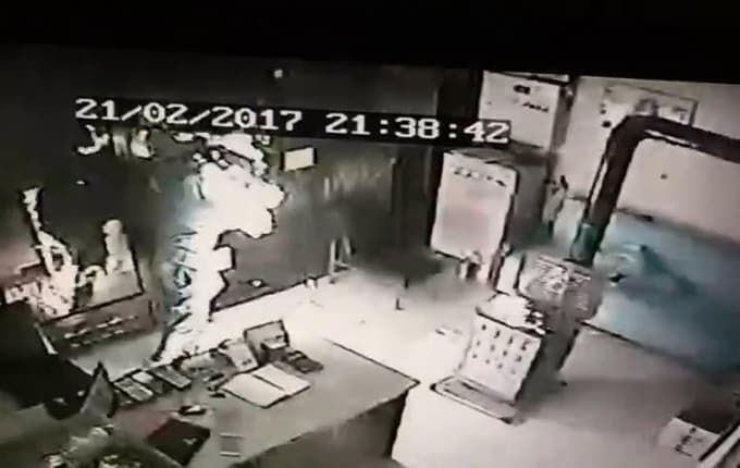 Sobayı yakmak isterken kendini yaktı