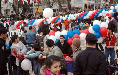 Hendek'te Başbakana Büyük İlgi