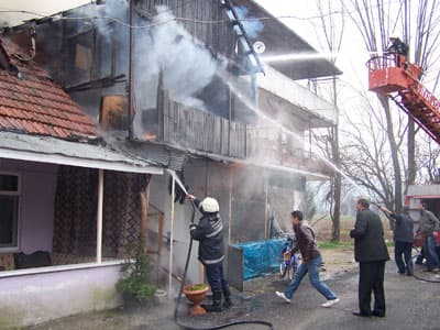 Akyazı'da Ev Yangını