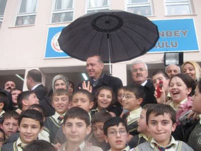 Başbakan'dan "El Öpenlerden Olmayın" Nasihatı
