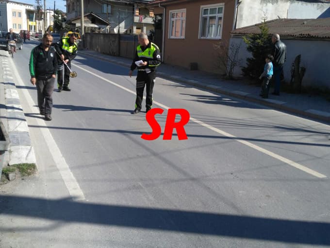 Yolcu dolmuşu, bisikletliye çarptı