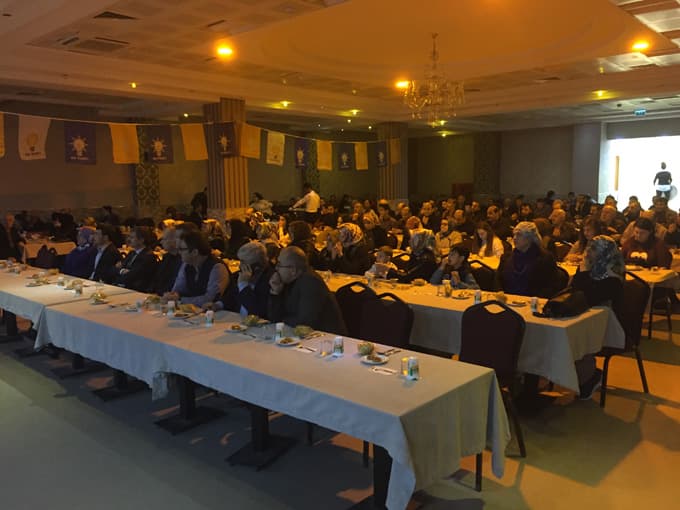AKP Sakarya, mahalle bazında eğitime başladı