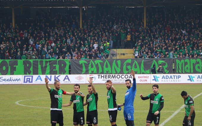 Sakaryaspor, Elaziz Belediyespor'u gol yağmuruna tuttu