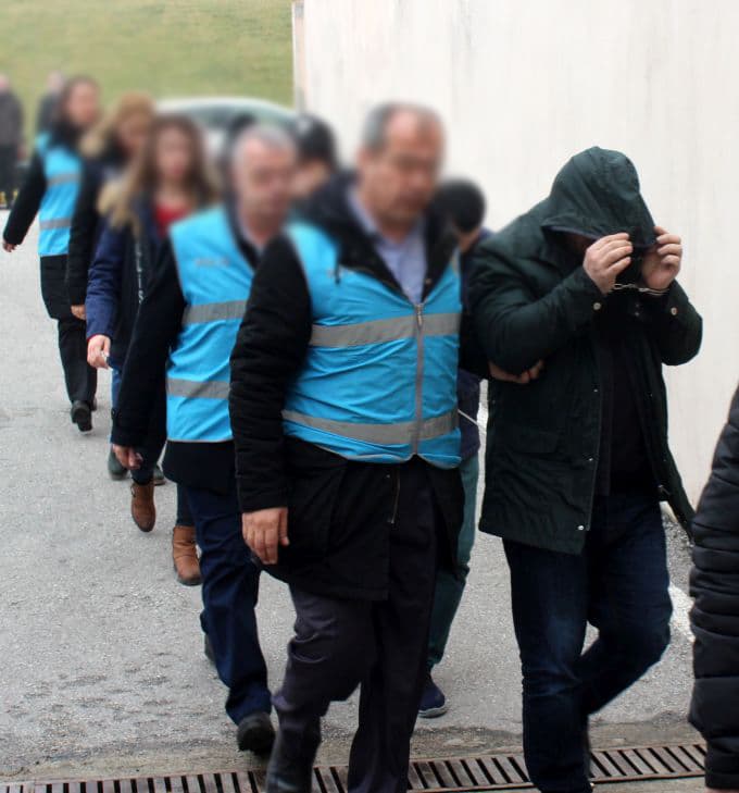 2 müftünün de aralarında bulunduğu 20 şüpheli adliyede