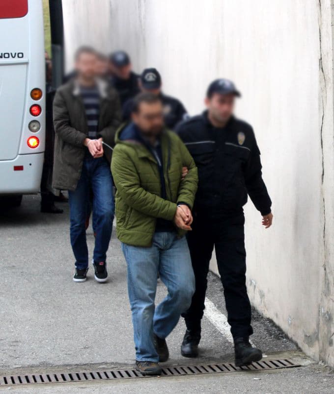 2 müftünün de aralarında bulunduğu 20 şüpheli adliyede