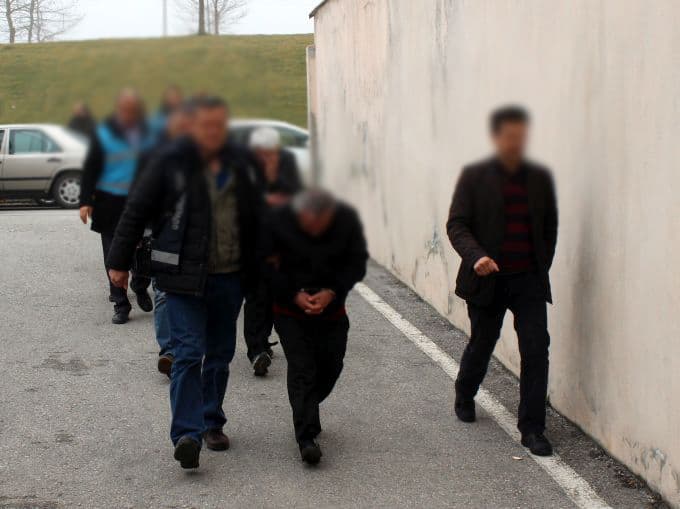 2 müftünün de aralarında bulunduğu 20 şüpheli adliyede