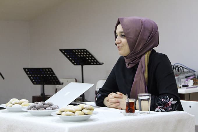 Yazar Hatice Çolak, öğrencilerle buluştu