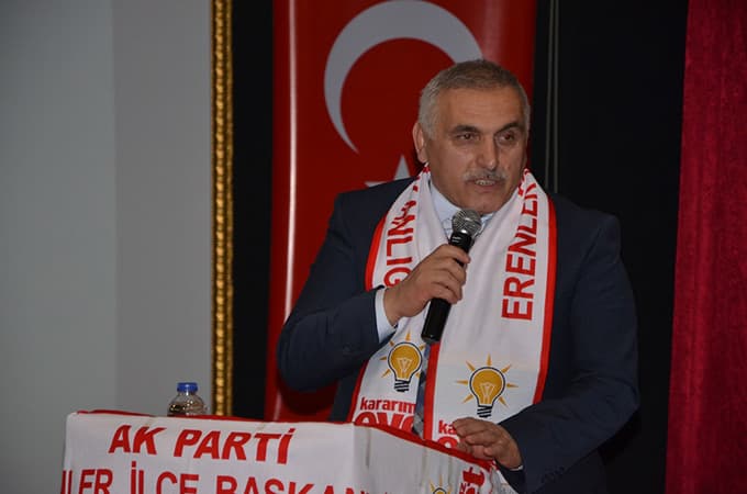 <font face="arial,helvetica,sans-serif" size="2"><strong>Rahat ulaşım i&ccedil;in Erenler olmalı</strong><br /><br />25.  D&ouml;nem Milletvekili Ali İnci ise yapmış olduğu konuşmada; &ldquo;Erenler  Belediye Başkanımızı 3 d&ouml;nemini tamamlamış bir Belediye Başkanı olarak  değil de, sanki yeni g&ouml;reve başlamış bir şevk ve bir zevk ile  hizmetlerini s&uuml;rd&uuml;rd&uuml;ğ&uuml;n&uuml; g&ouml;rd&uuml;m. Ondan dolayı Başkanımızı tebrik  ediyorum. &Uuml;niversitemizin isminin, patentinin de bizde olduğu &lsquo;Doğu  Marmara &Uuml;niversitesi&rsquo; olmasını talep ediyoruz. &Uuml;niversitenin, Hastanenin  en rahat ulaşım sağlanabilecek Erenler'de olmasını isteyenlerdenim&rdquo;  dedi.<br /><br /><br /></font>