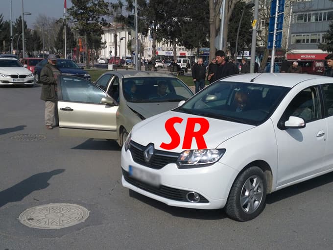 Meraklı gözlerle seyrettiler