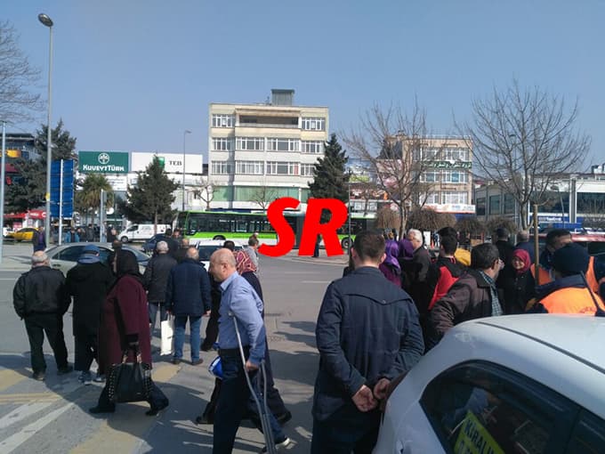 Meraklı gözlerle seyrettiler