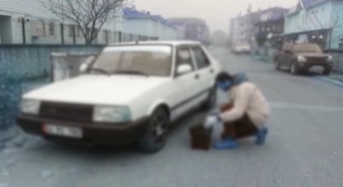 Otomobili çalmaya kalktılar ama...