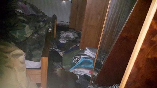 Yangına giden itfaiye ekipleri, polisi de çağırdı