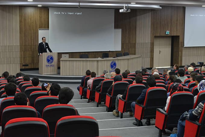Dr. Fatih Erbakan, öğrencilere Necmettin Erbakan'ı anlattı
