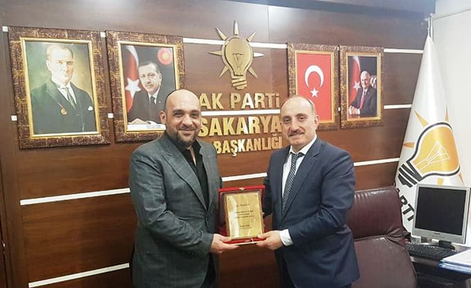 Fevzi Kılıç'tan işadamına teşekkür plaketi