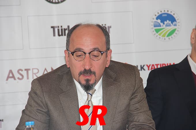Selçuk Ernak, sözleşmeyi imzaladı