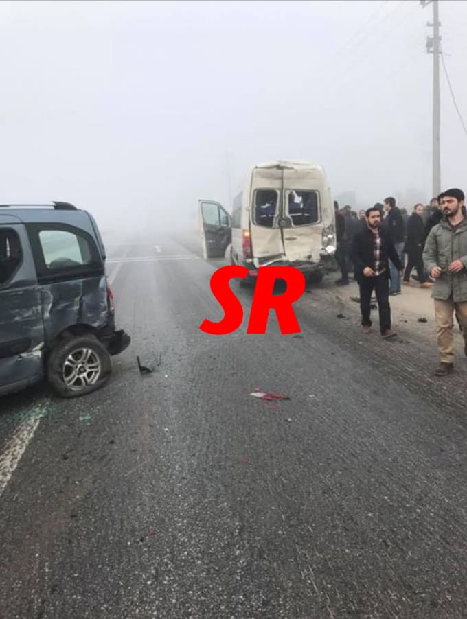 Beş araç birbirine girdi: 9 yaralı!