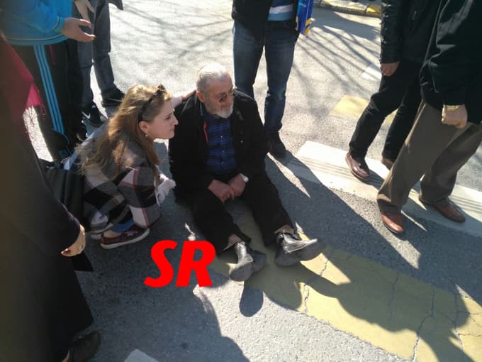 Bu sefer bisiklet otobüse çarptı