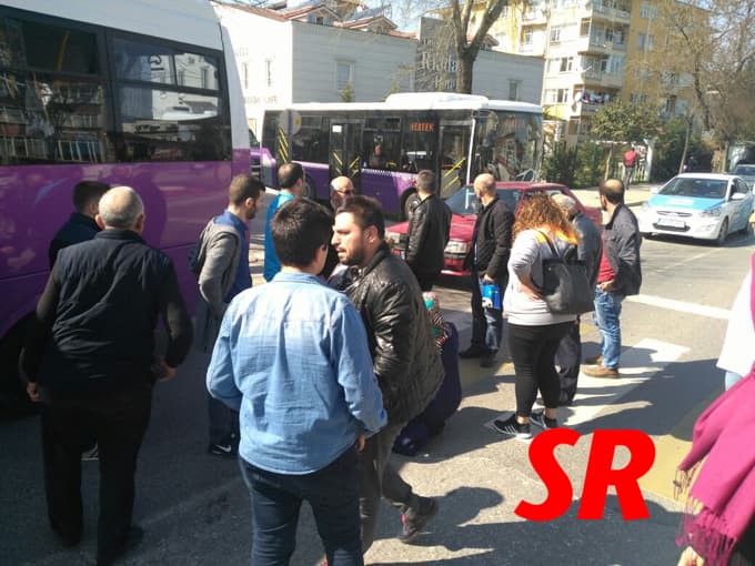 Bu sefer bisiklet otobüse çarptı