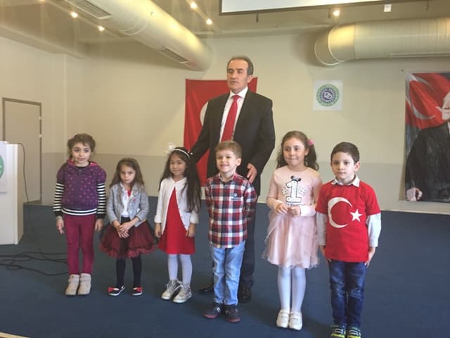 Sapanca'da İstiklal Marşını güzel okuyabilmek için yarıştılar