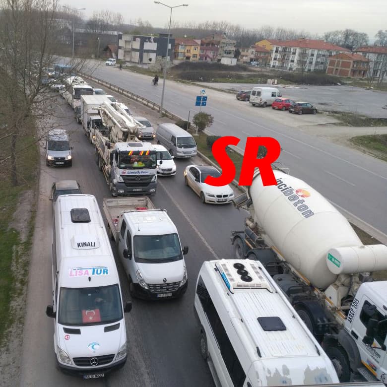 Kazaya bakarken kaza yaptı