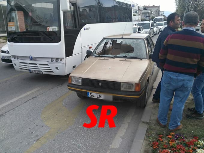Karşıdan karşıya geçerken otomobil çarptı