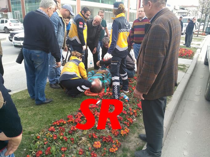 Karşıdan karşıya geçerken otomobil çarptı