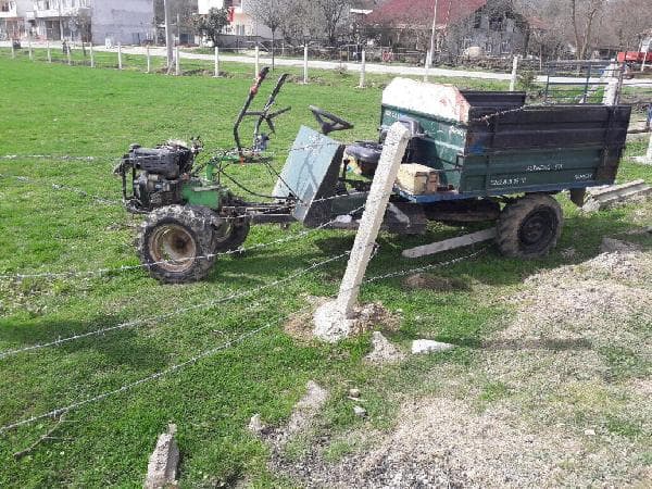 Torununa çarpmamak için direksiyonu kırınca...