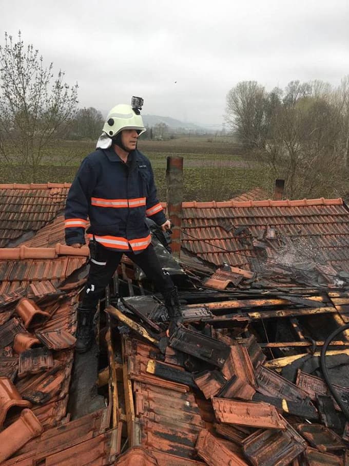 Aspiratörden çıkan yangın evi kül etti
