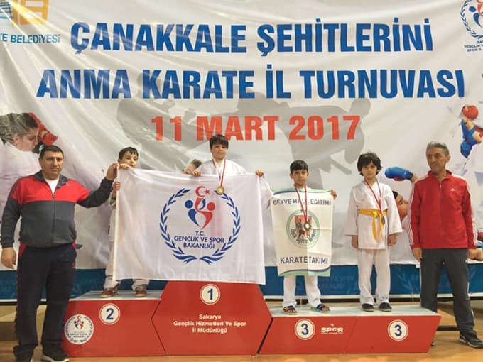 Çanakkale Şehitleri için tatamiye çıktılar